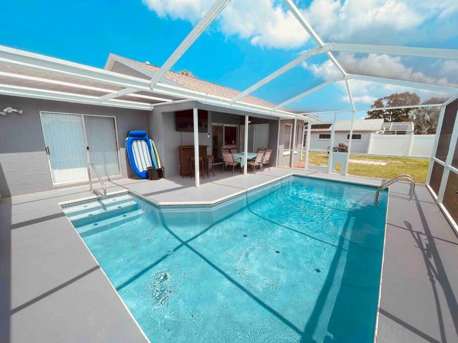 Manatee Oasis Weeki Wachee Family Fun Pool Home Spring Hill Dış mekan fotoğraf